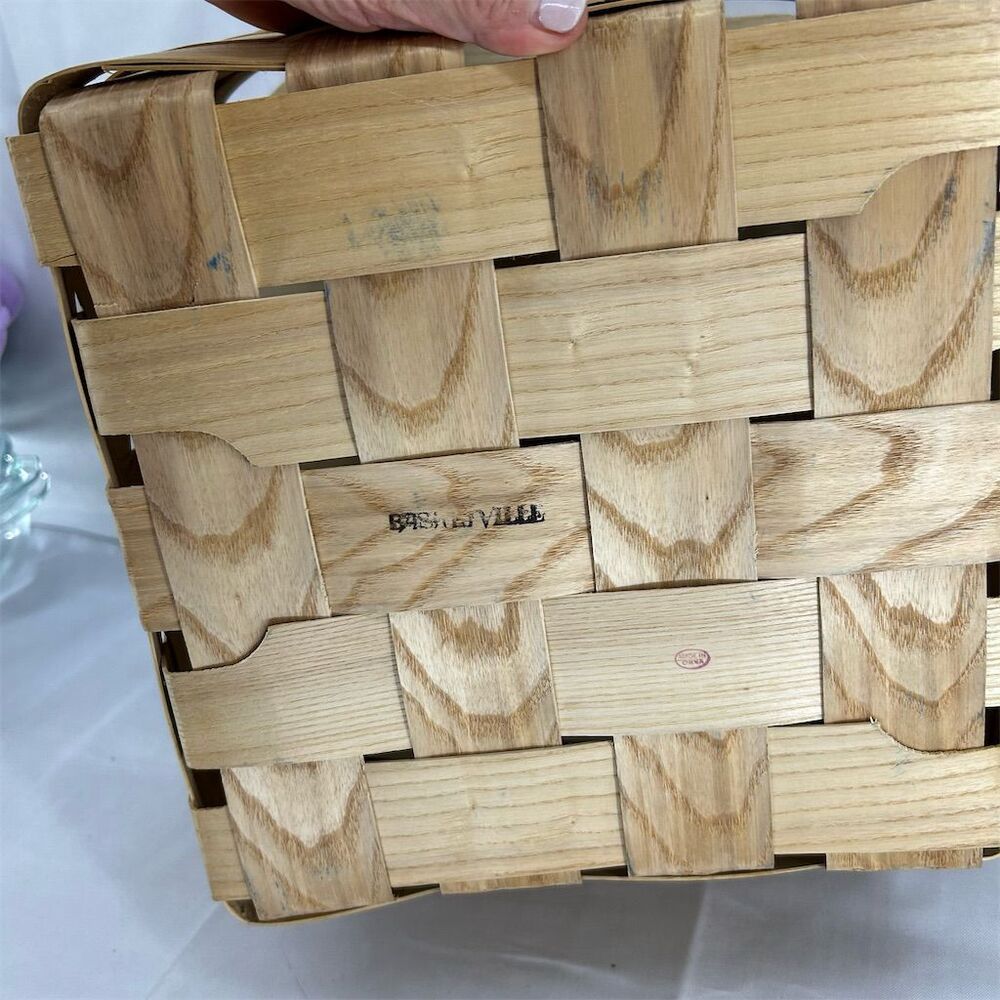 Vintage Basketville Picnic Basket with Apple Design & Pie Shelf VGUC - Picture 10 of 16